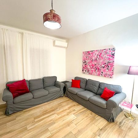 Bellhome 1 - Elegante Appartamento Nel Centro Di Бари Екстериор снимка